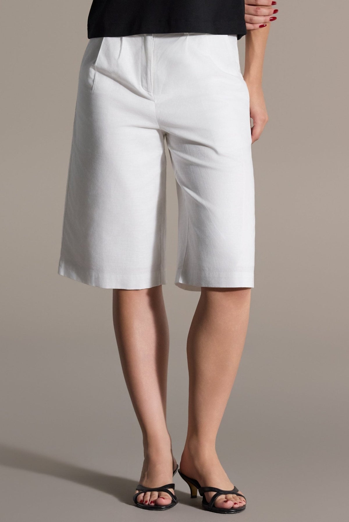 White Linen Bermuda shorts - shopaleena