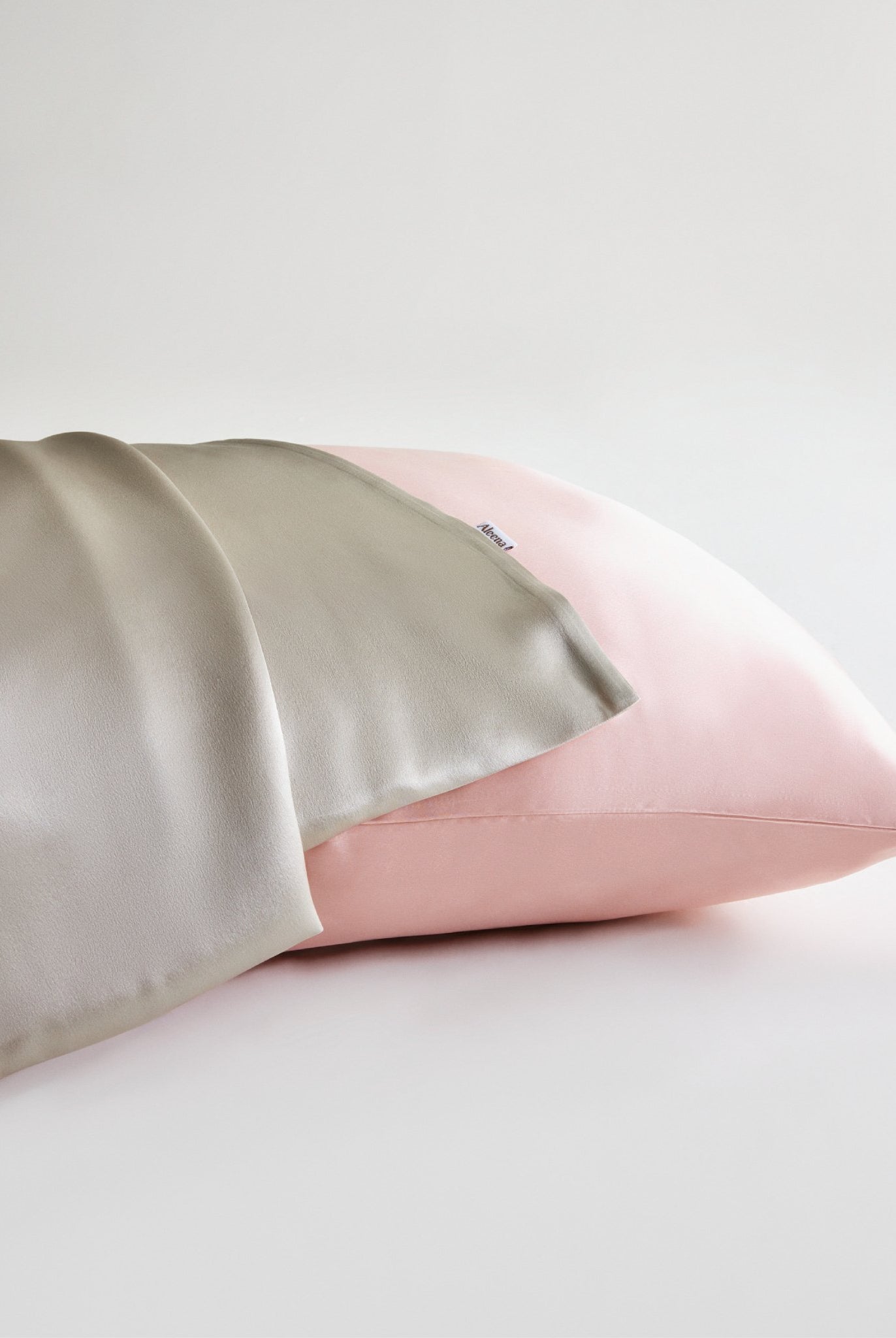 Aleena™ Single Silk Pillowcase (1 Pillowcase) - shopaleena