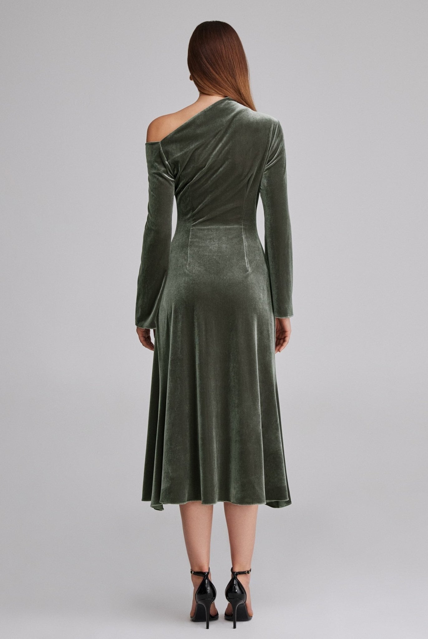 Bare shoulder velvet midi dress - shopaleena