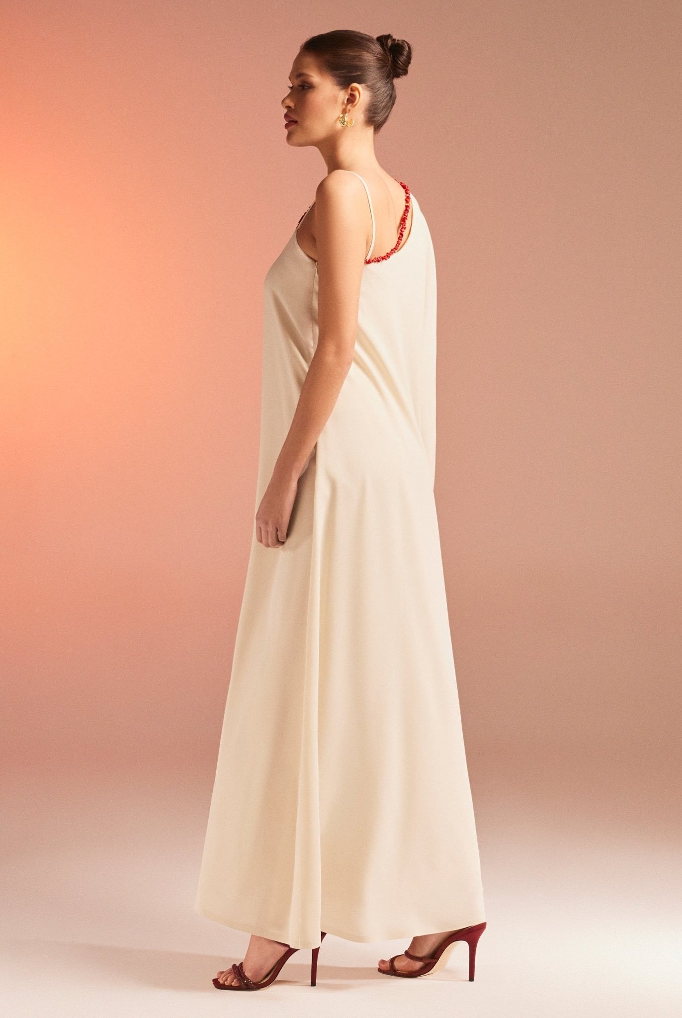 جلابية بيج كريب بكتف واحد وكم طويل - shopaleena