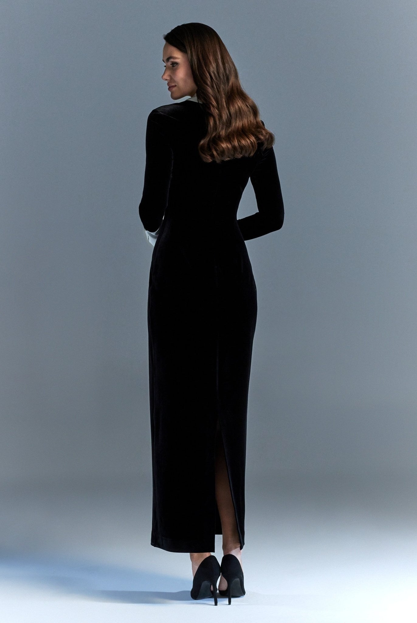 Velvet maxi dress with white collar - shopaleena