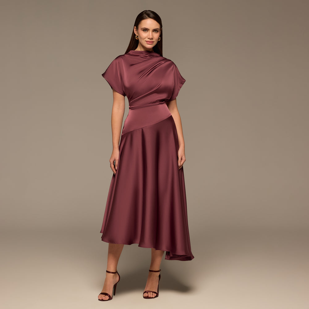 فستان ساتان بنفسجي كم قصير بقصة غير متماثلة