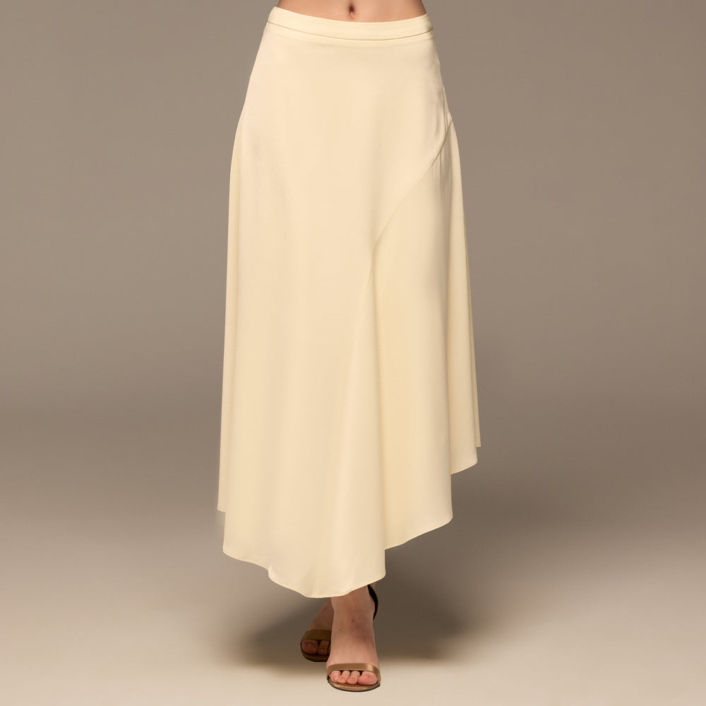 تنورة أورجانزا واسعة بلون أصفر فاتح