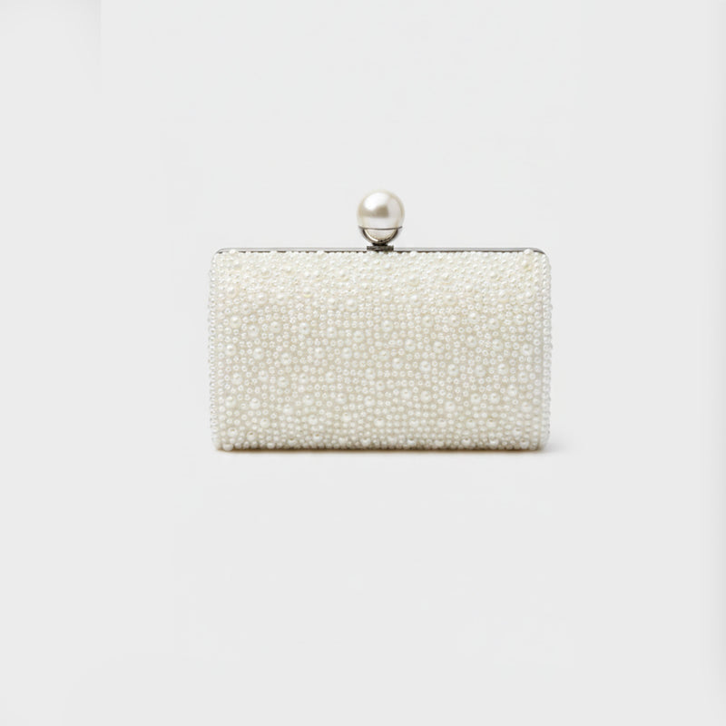 كلاتش أوف وايت مزين باللؤلؤ