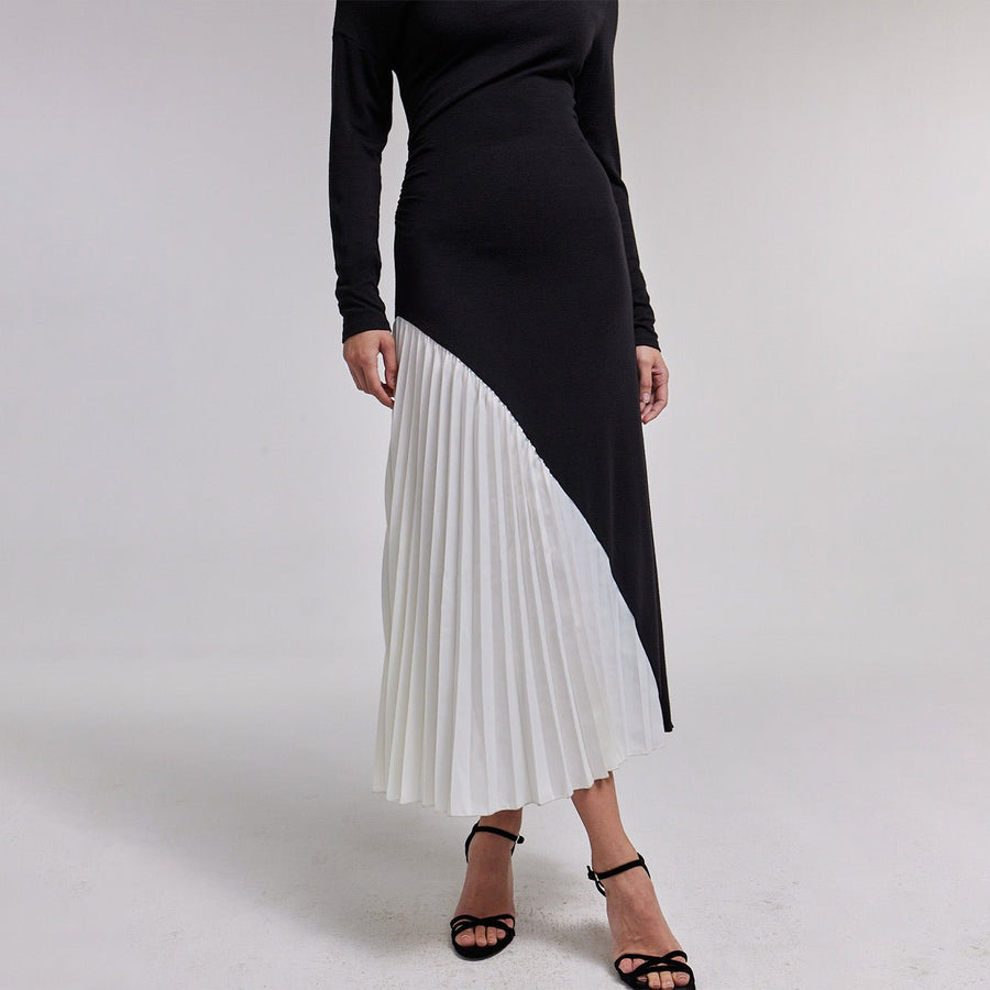 Asymmetric Neckline Pleated Maxi Dress - shopaleena