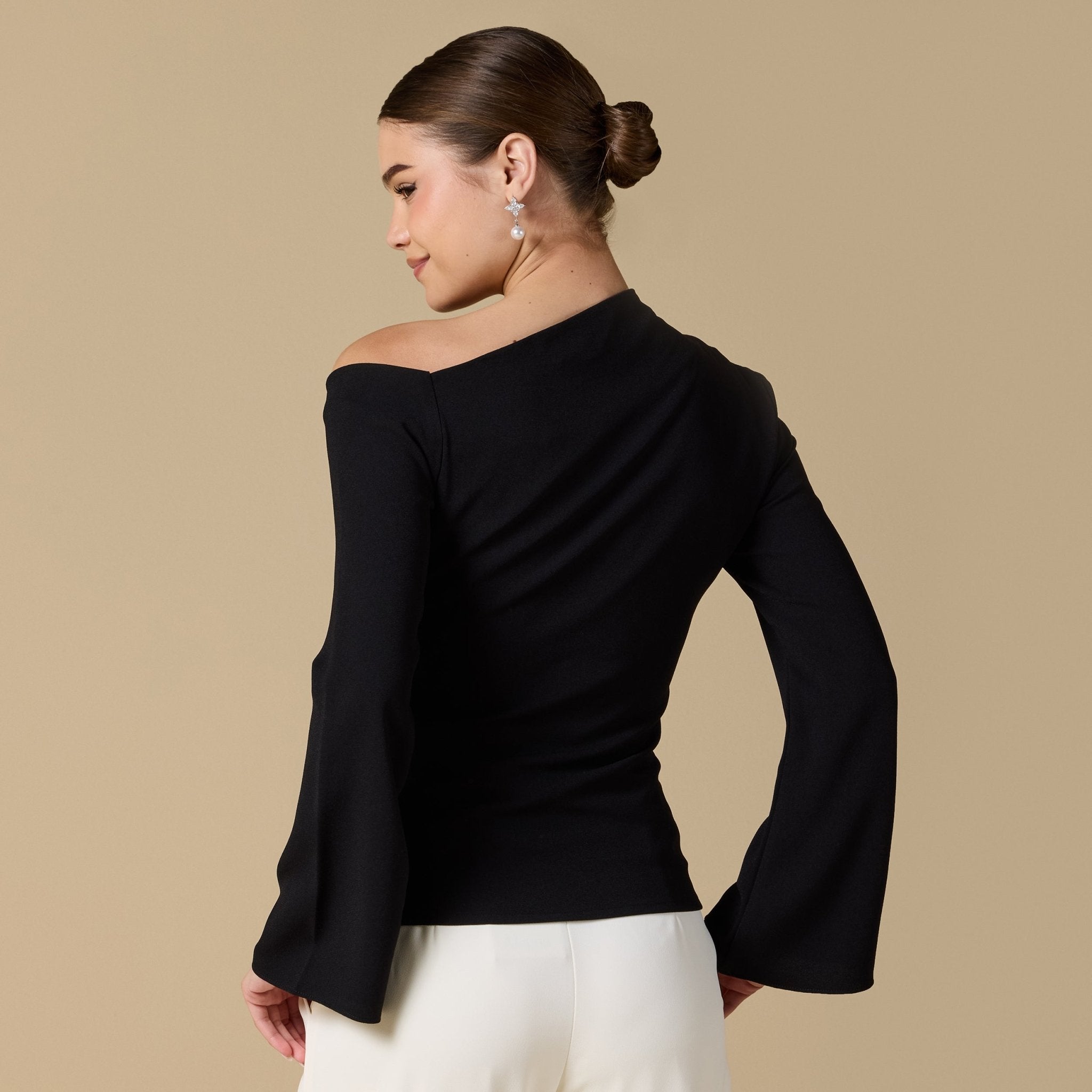 Bare shoulder Crepe Blouse - shopaleena