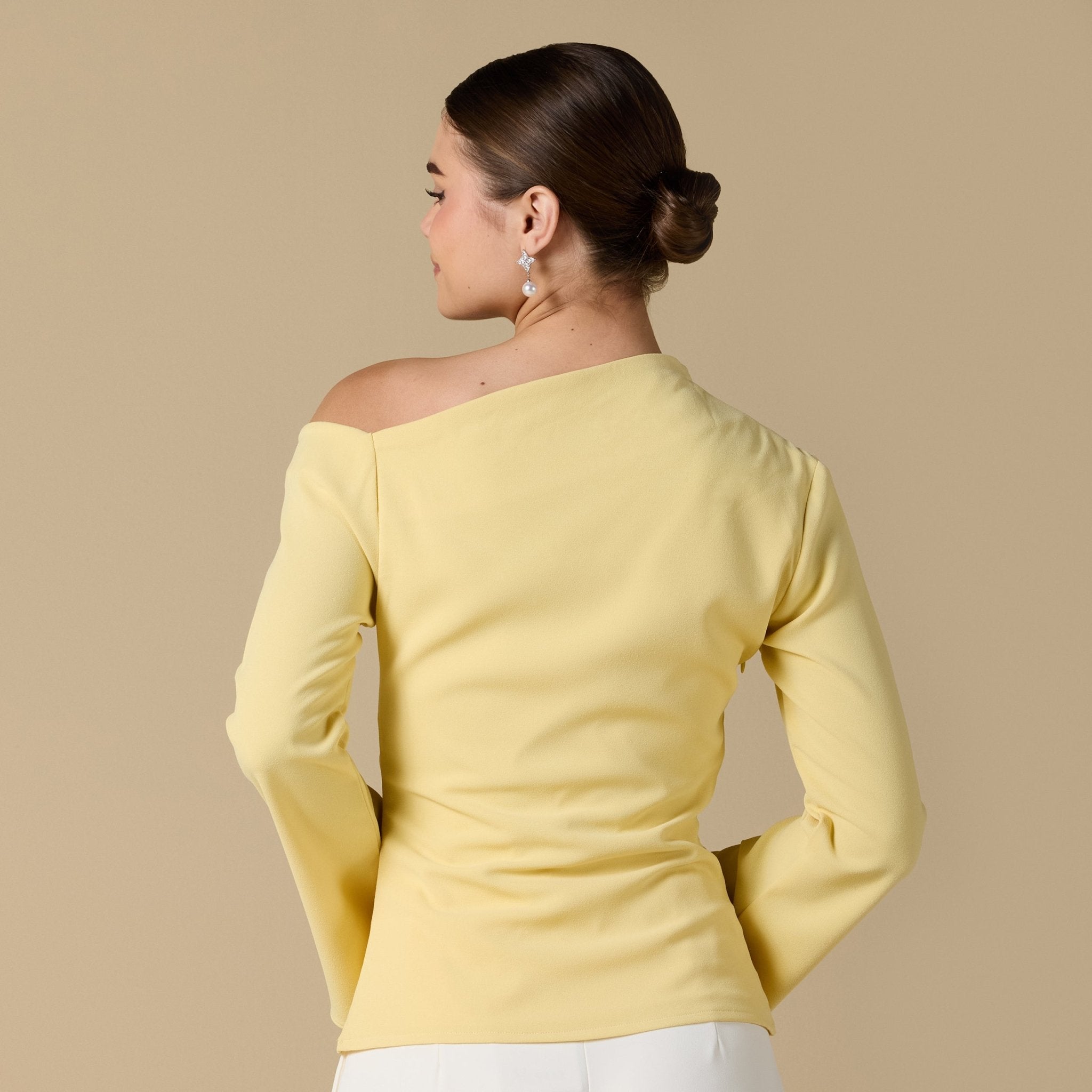 Bare shoulder Crepe Blouse - shopaleena