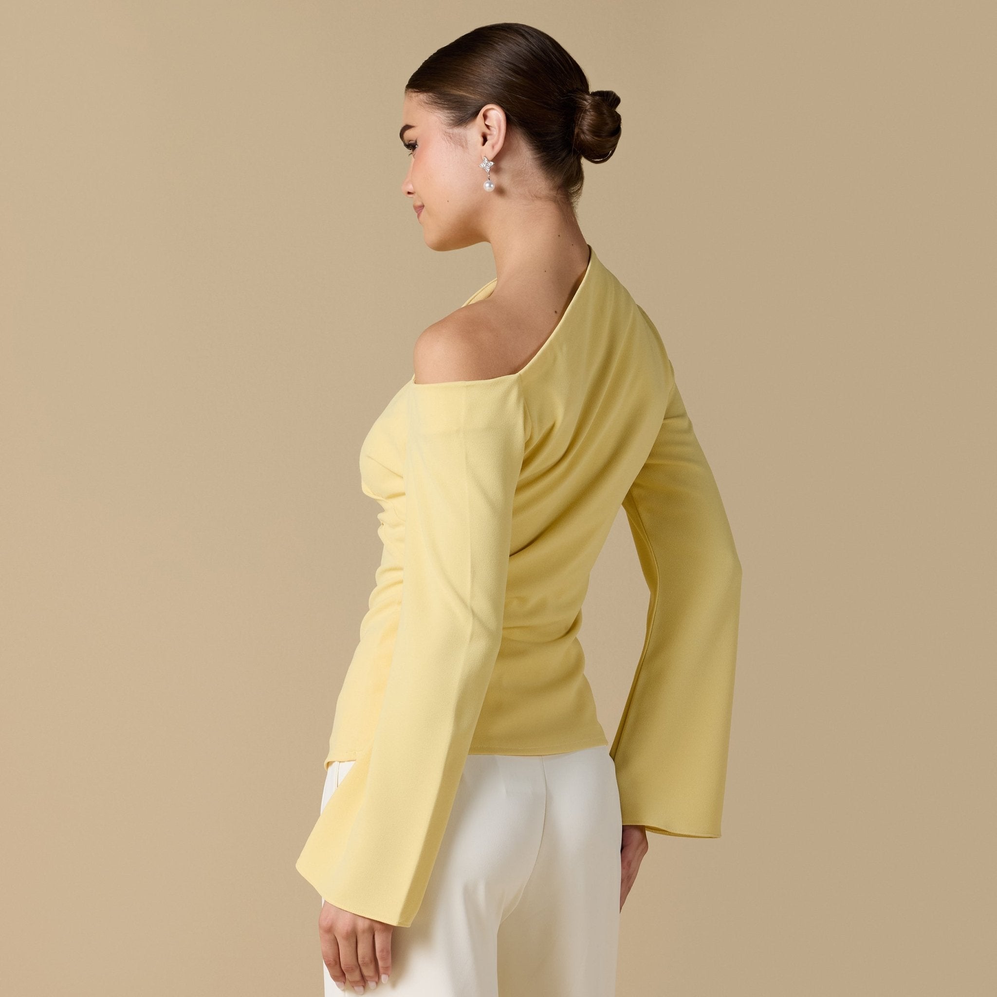 Bare shoulder Crepe Blouse - shopaleena