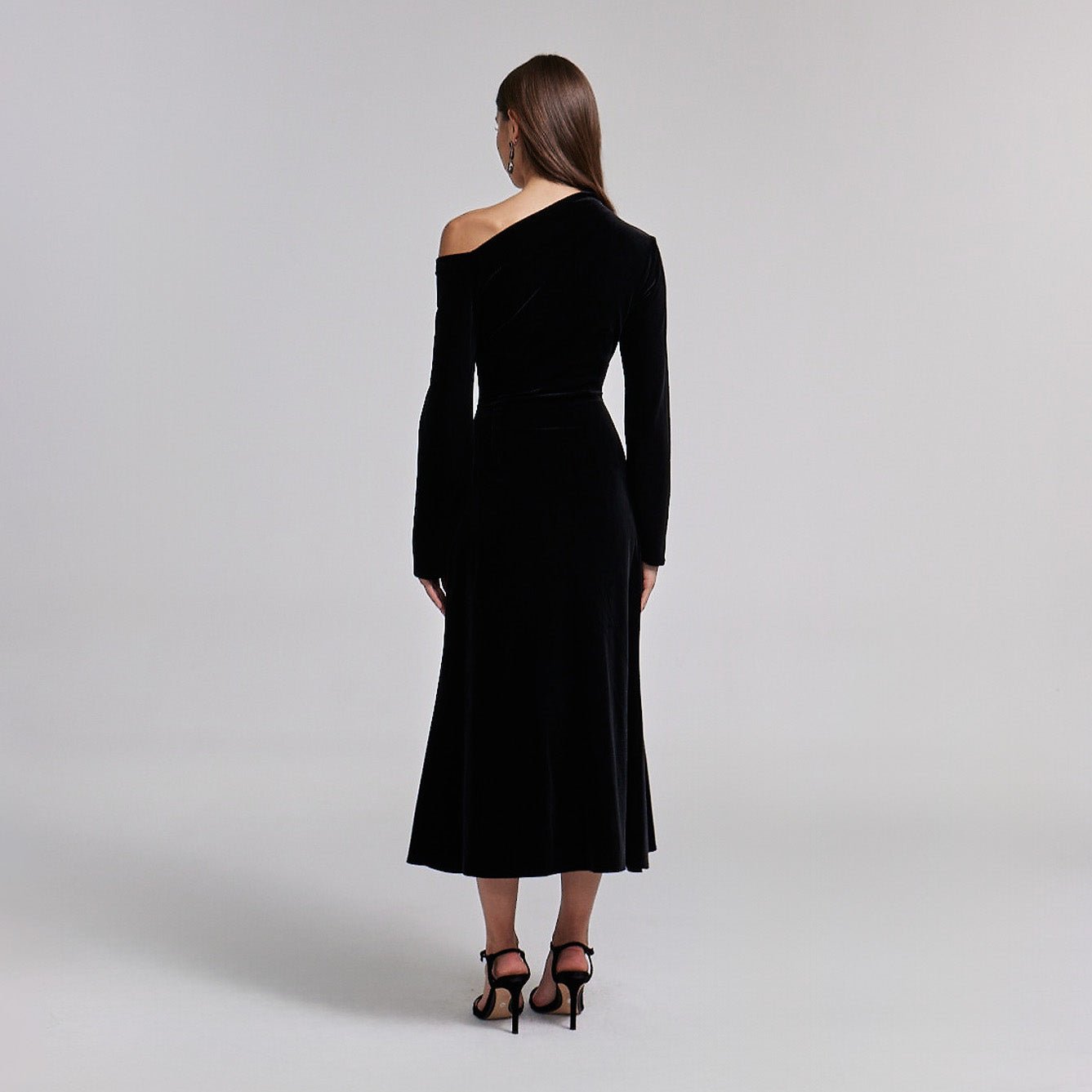 Black Bare Shoulder Velvet Midi Dress - shopaleena