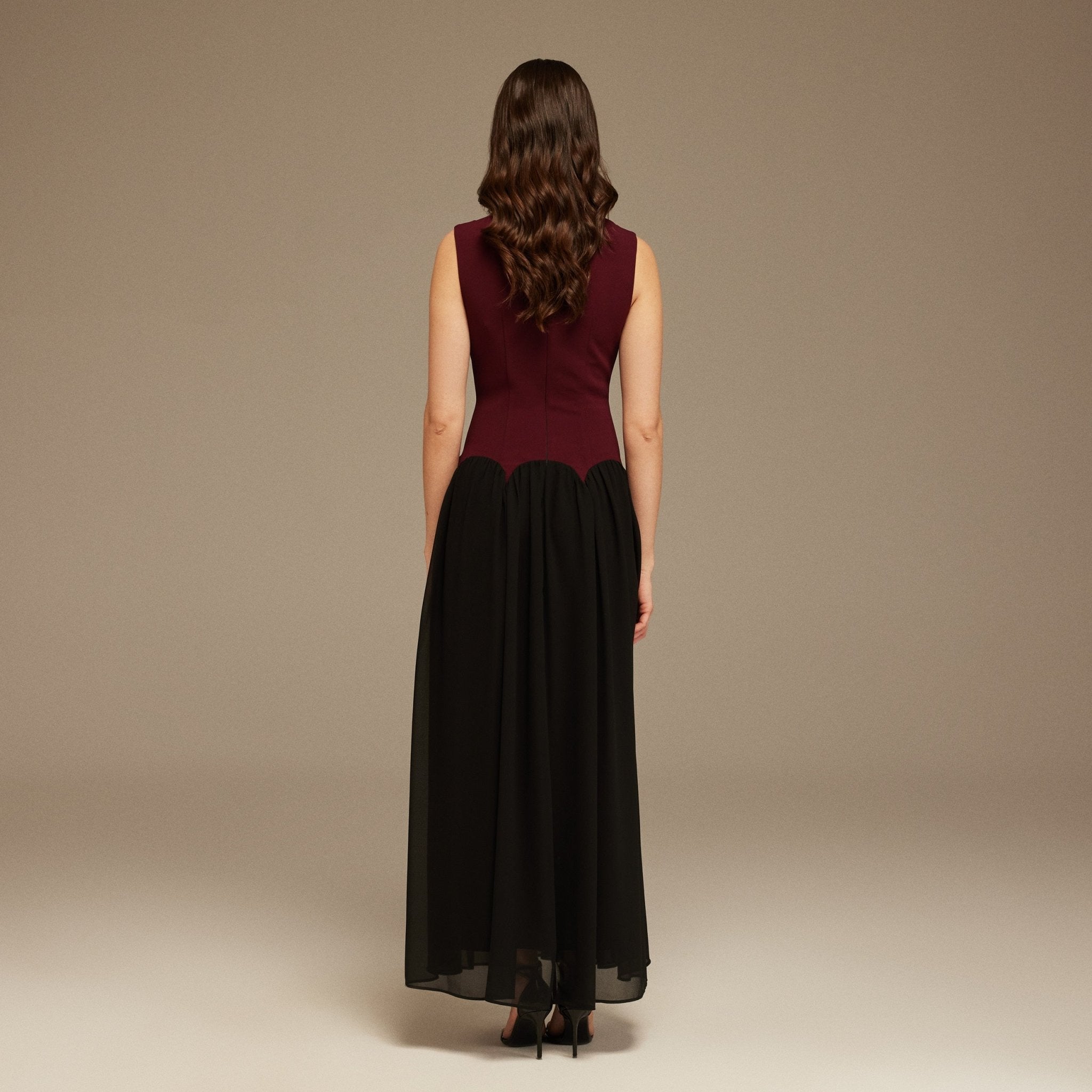 Black & Burgundy Sleeveless Crepe And Chiffon Pleated Dress - shopaleena