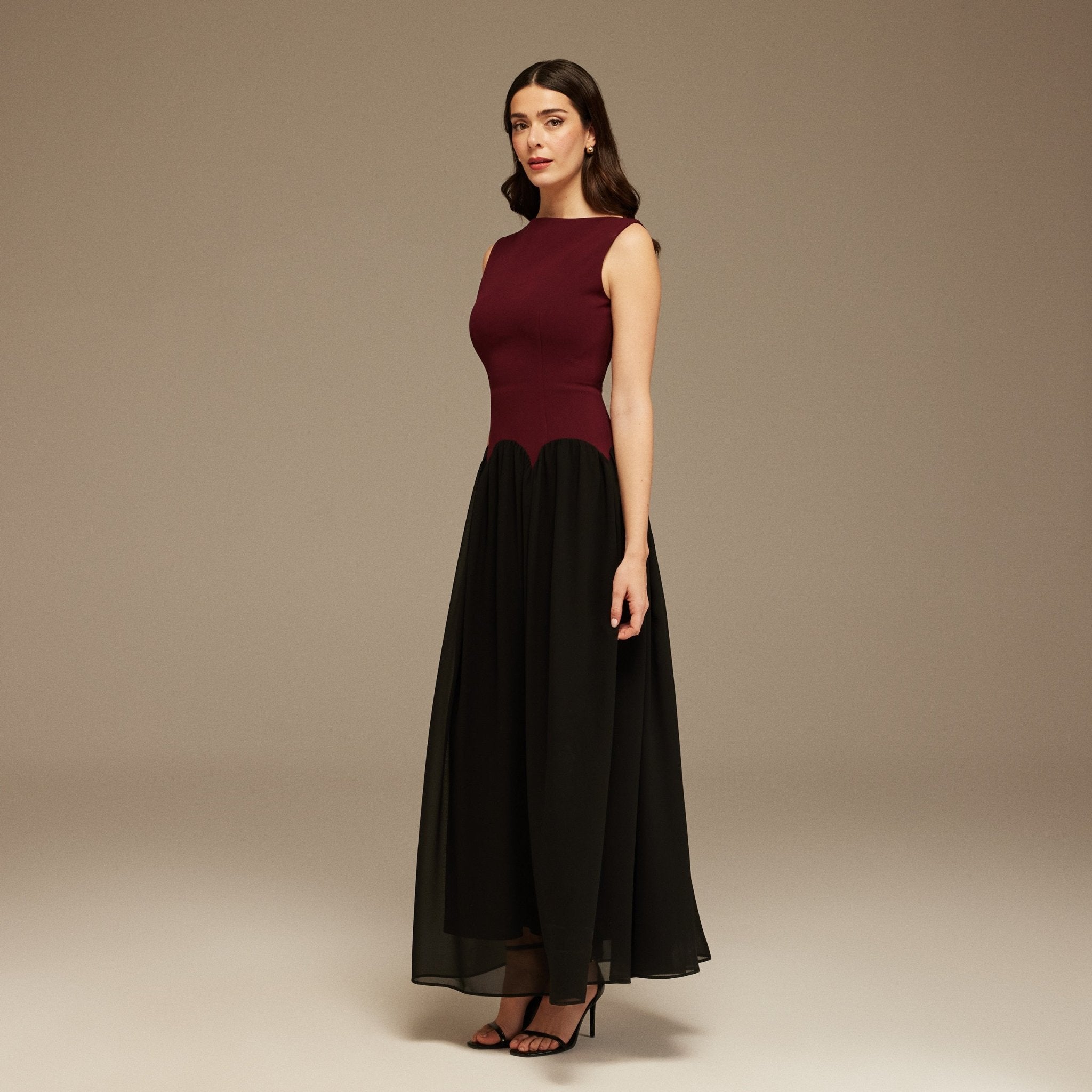Black & Burgundy Sleeveless Crepe And Chiffon Pleated Dress - shopaleena