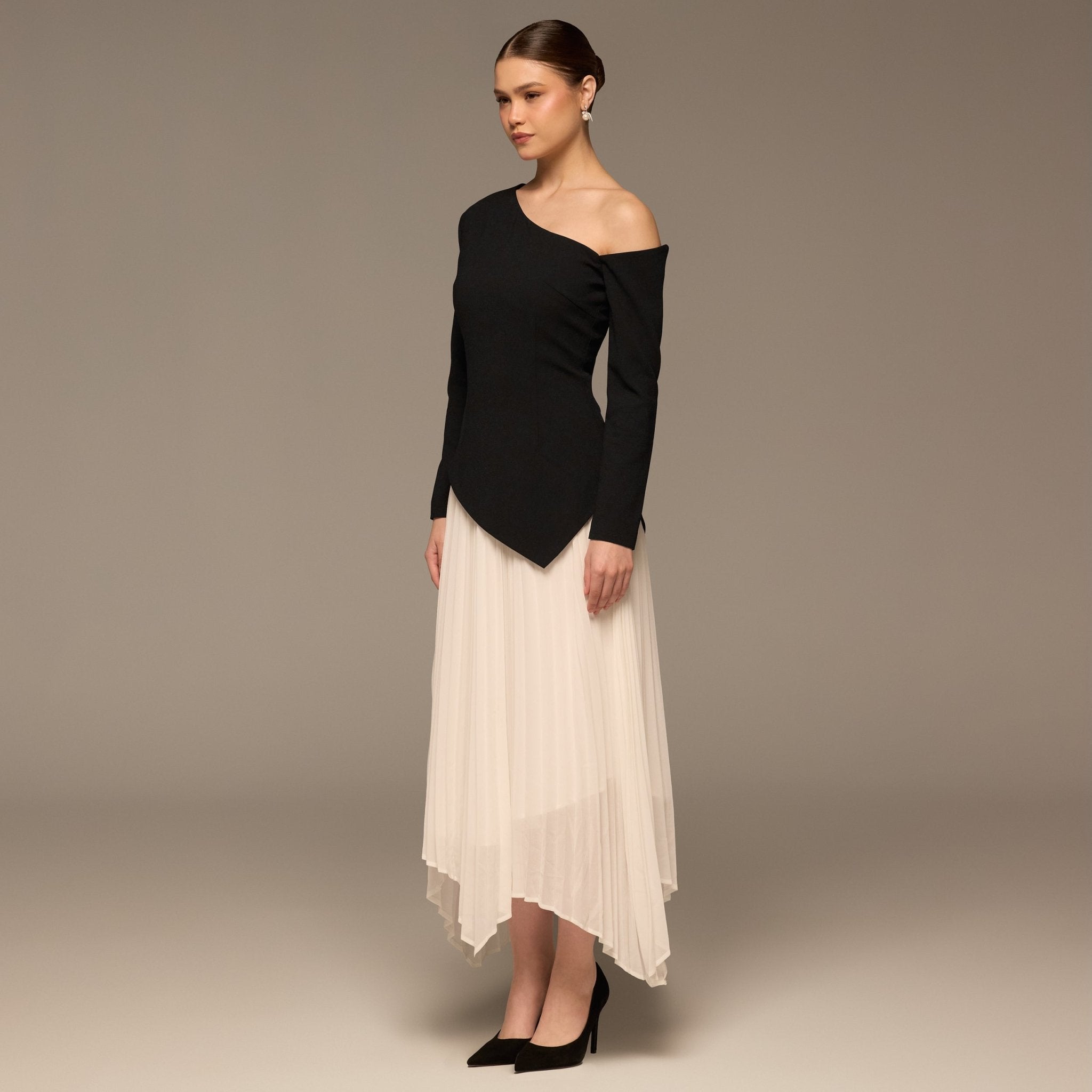 Black & White One - shoulder Crepe Dress With Pleated Skirt - shopaleena