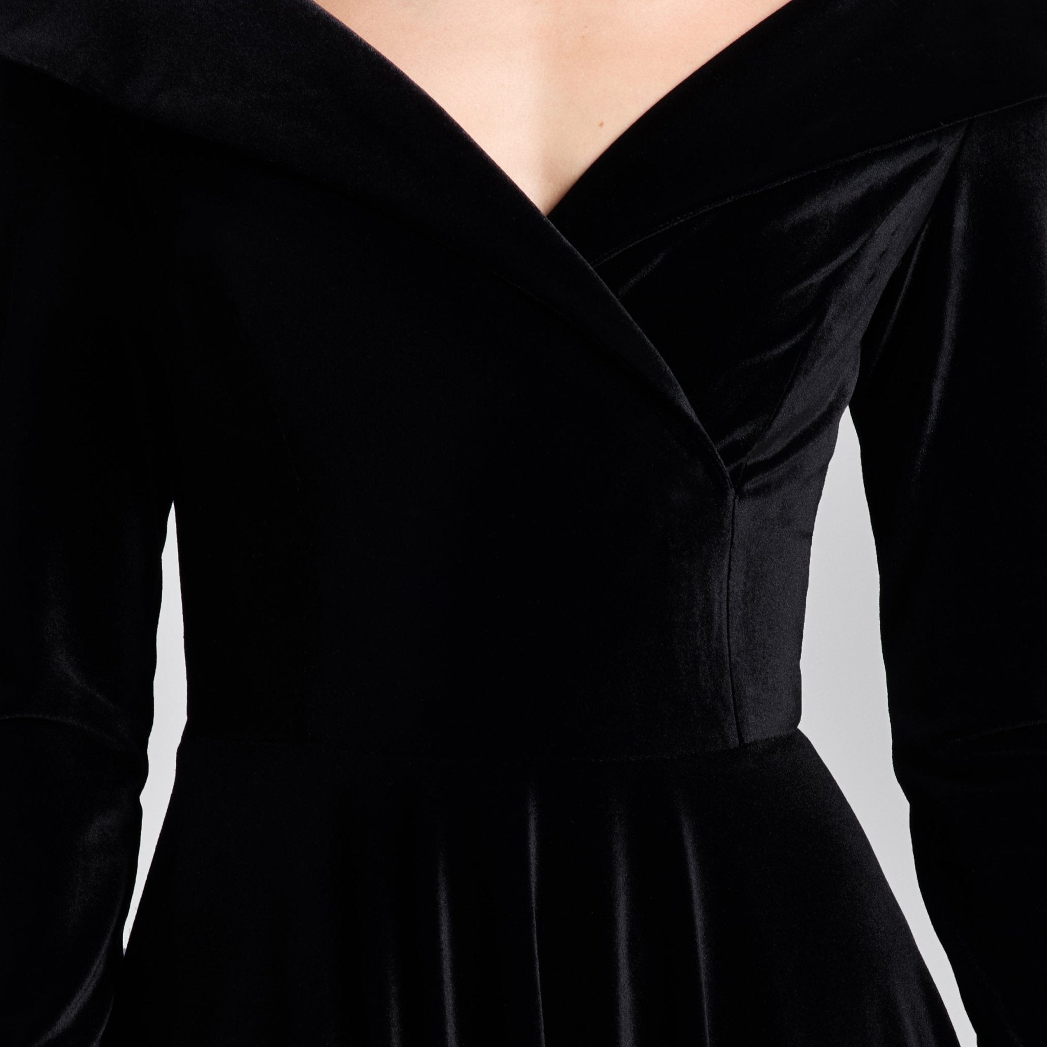 Black Wide V Neck Long Sleeve Velvet Midi Dress - shopaleena
