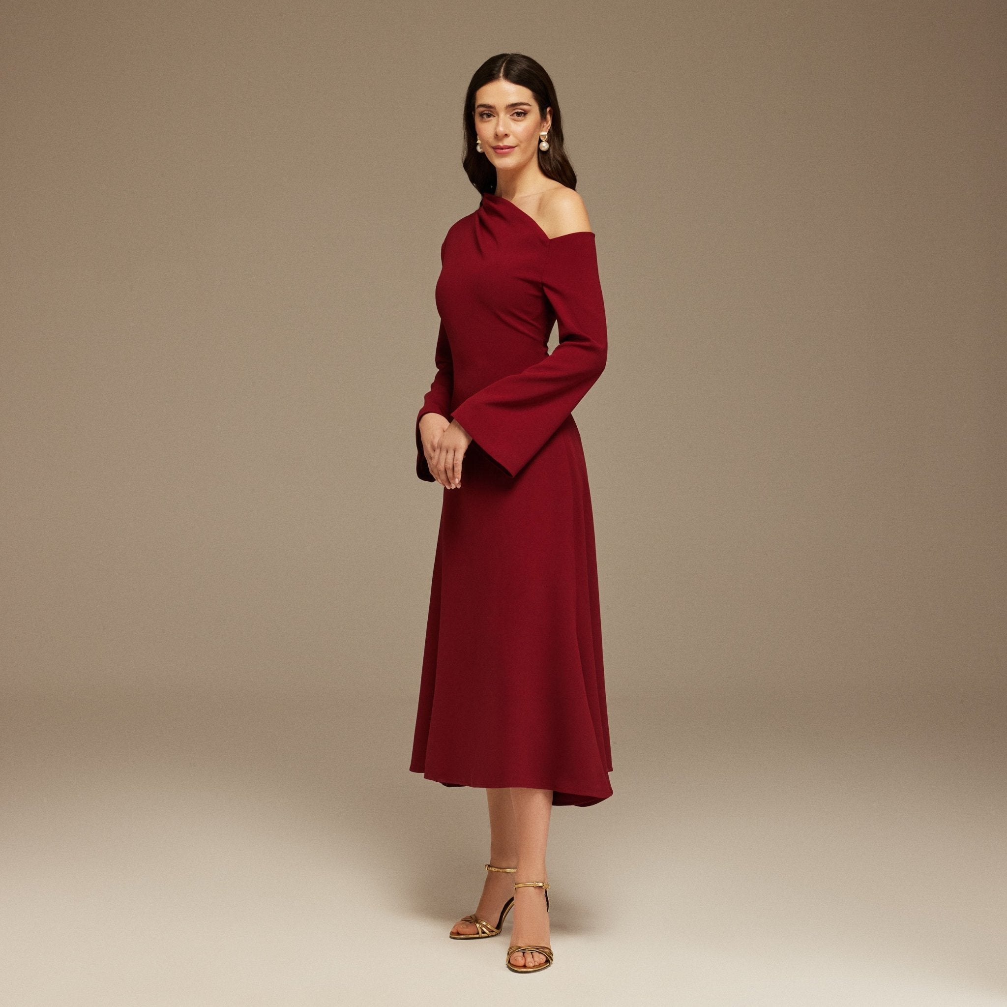 Burgundy Bare shoulder Crepe Midi dress - shopaleena