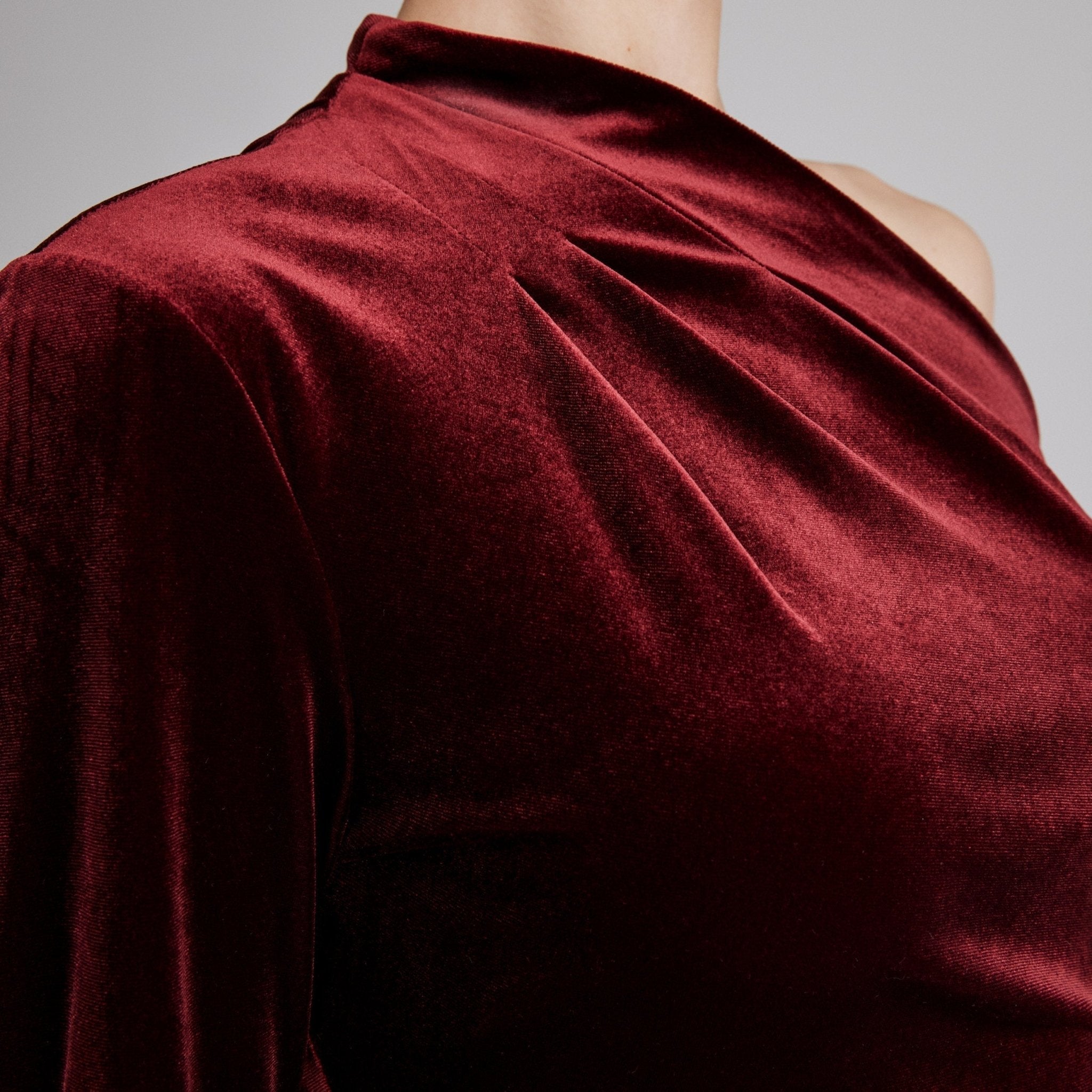 Burgundy Bare Shoulder Velvet Midi Dress - shopaleena