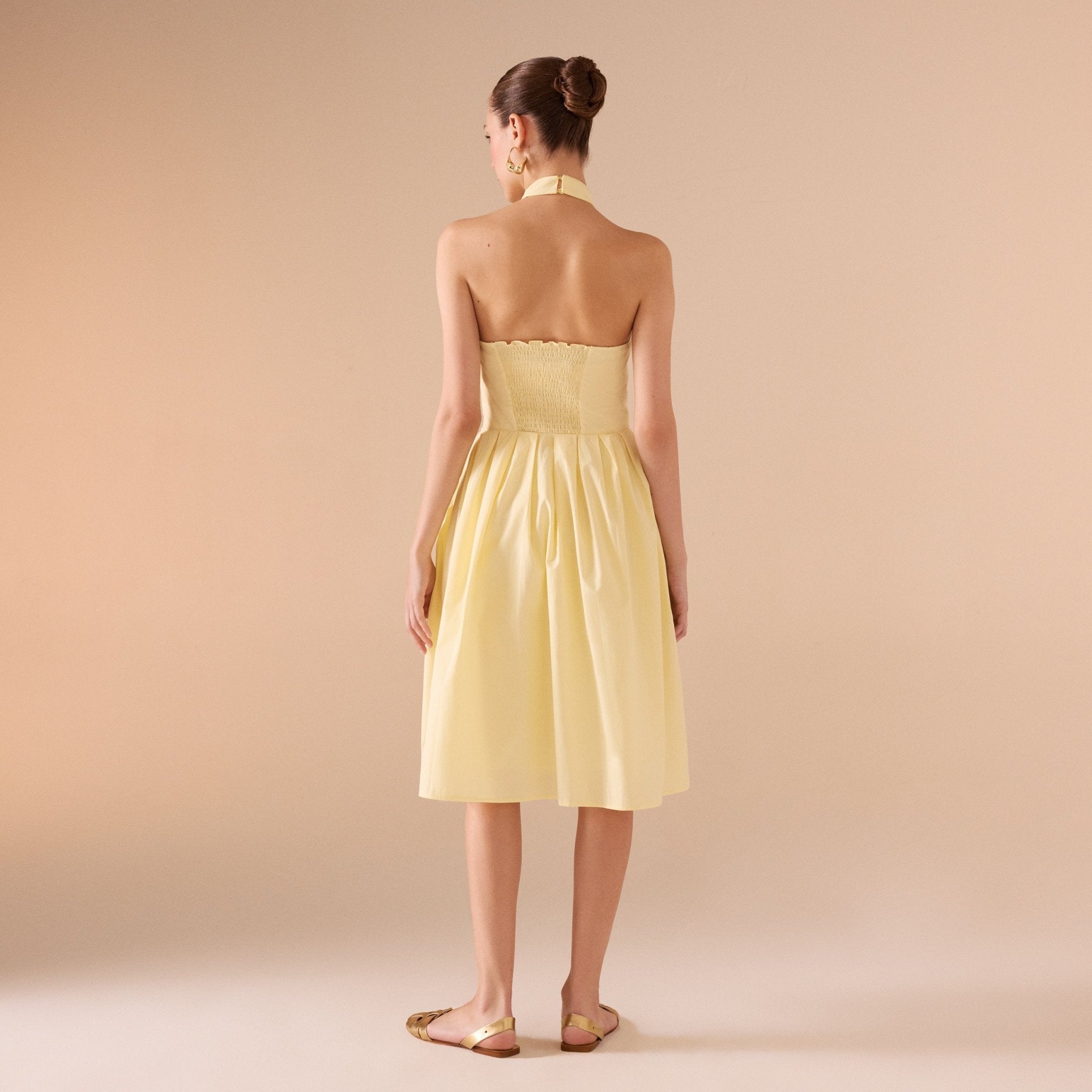 yellow knee length dress Knee-Length | Tranquil Threads Square neck Fitted waist Side zip closure Side seam pockets Fit Knee-length Sleeveless Dress with a