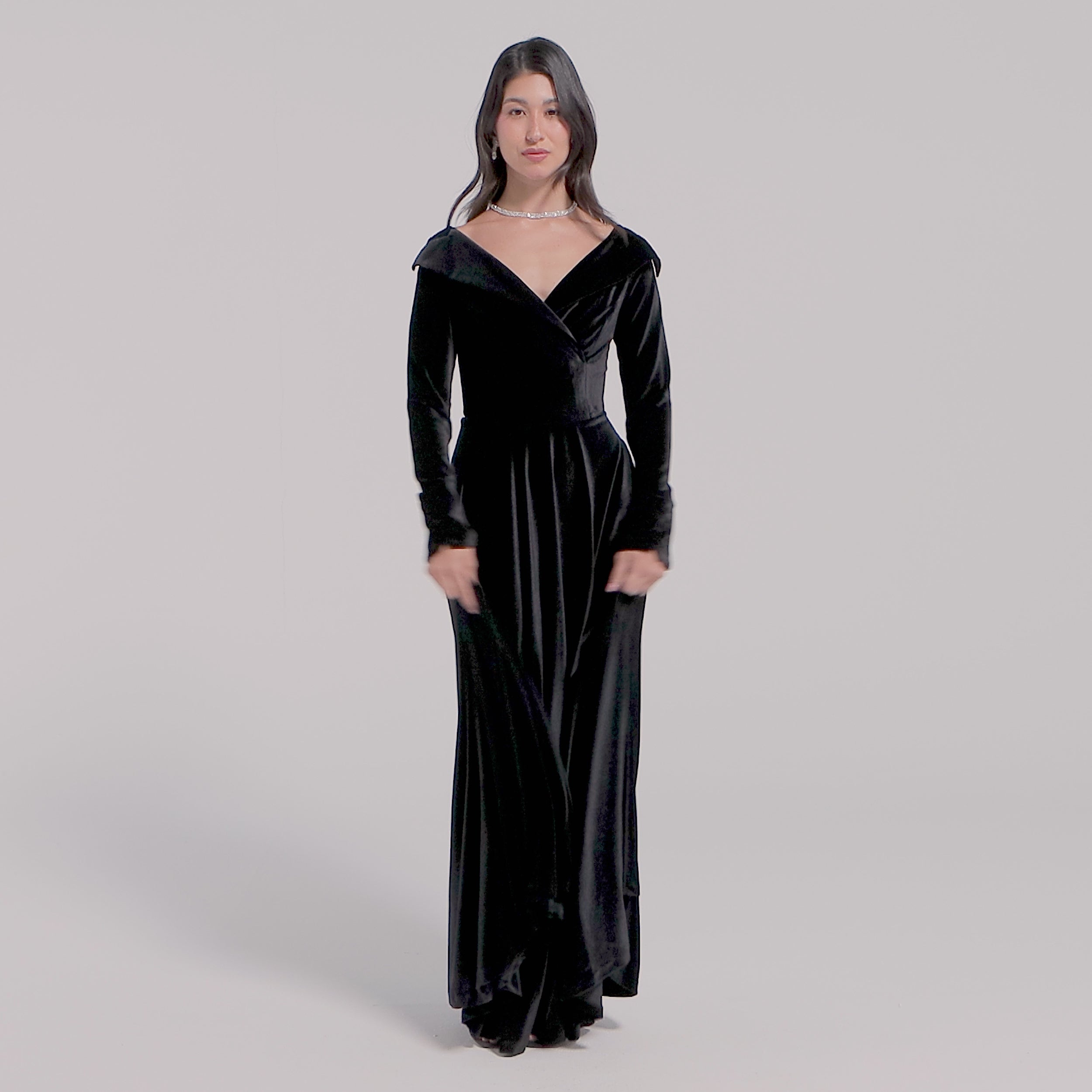Black Wide V Neck Long Sleeve Velvet Midi Dress – shopaleena