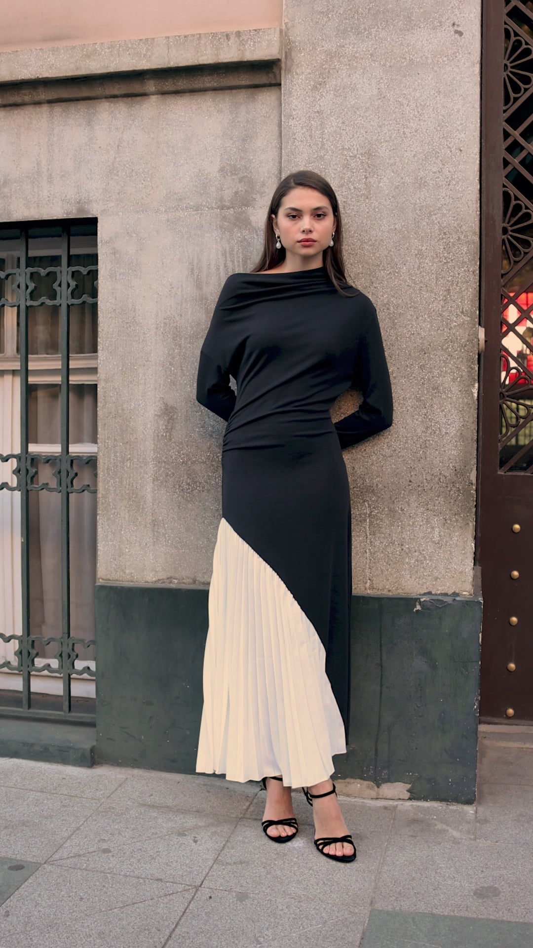 Asymmetric Neckline Pleated Maxi Dress | فستان ماكسي بطيات