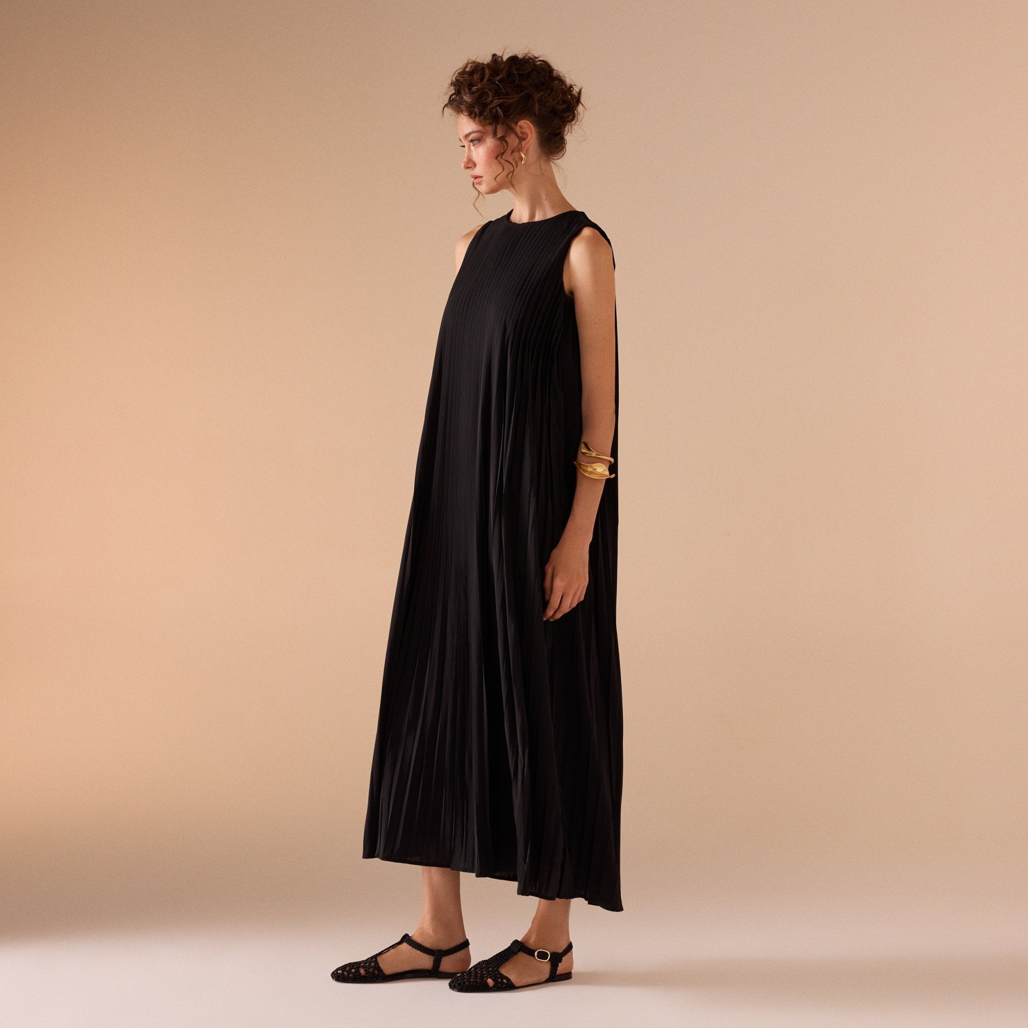 Sleeveless Drape Pleats Dress