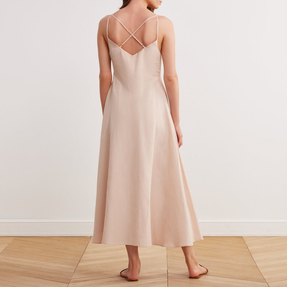 Sleeveless V-neck Fitted Waist Cotton Blended Midi Dress - shopaleena