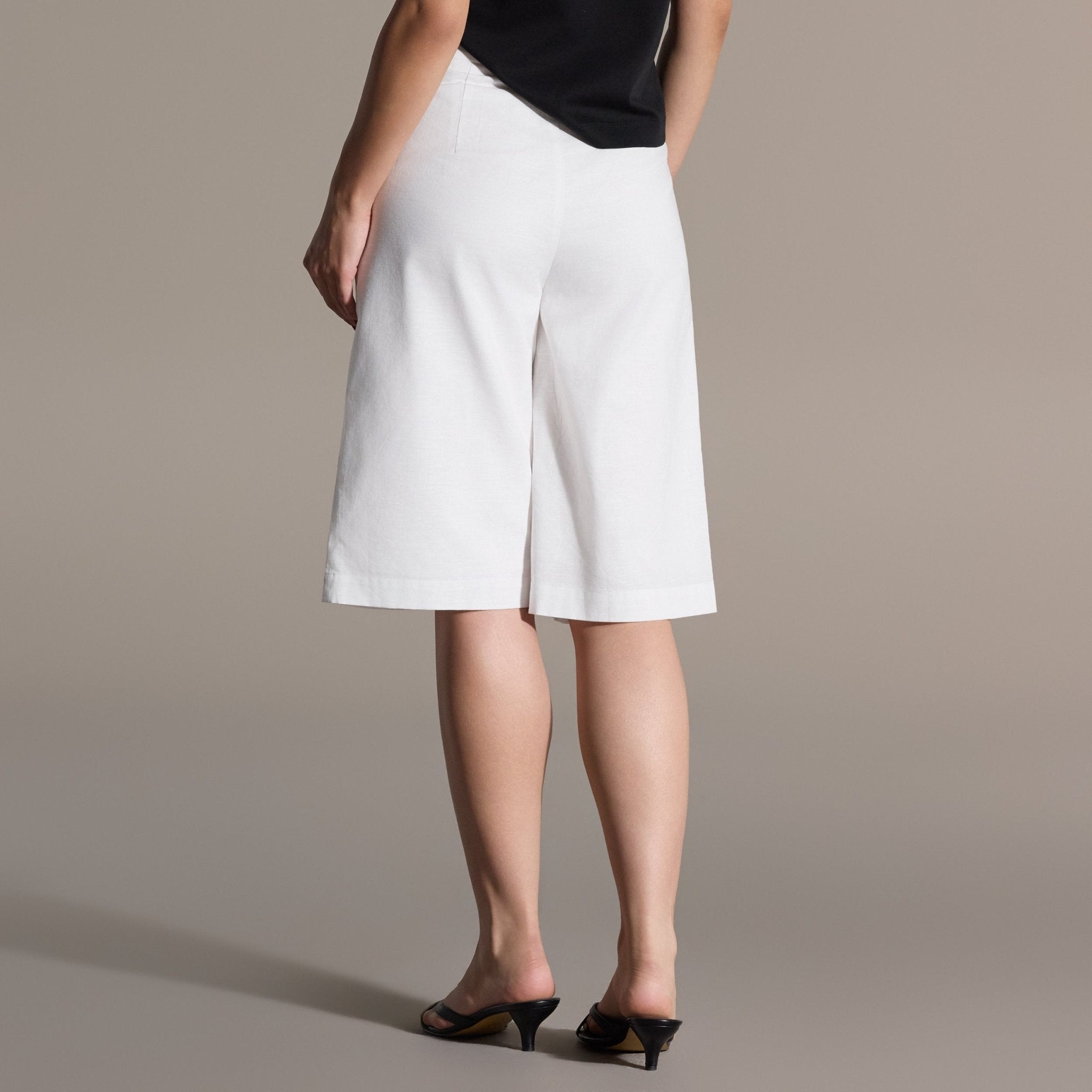 White Linen Bermuda shorts - shopaleena