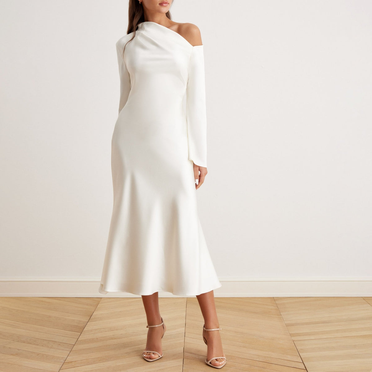 Fostan Bare Shoulder Satin Midi Dress | فستان ستان طويل الكم متوسط الطول مكشوف ...
