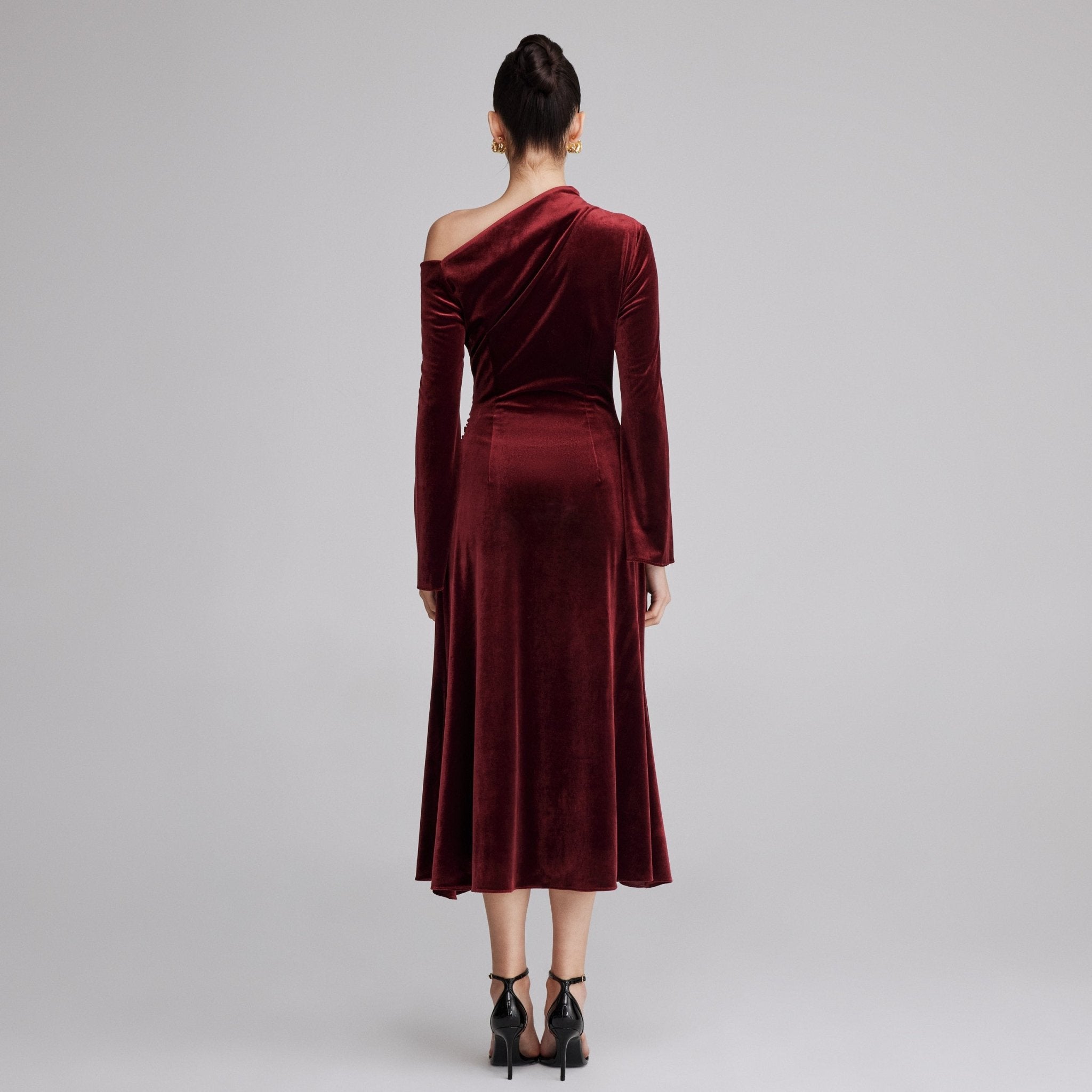 Bare shoulder velvet midi dress - shopaleena