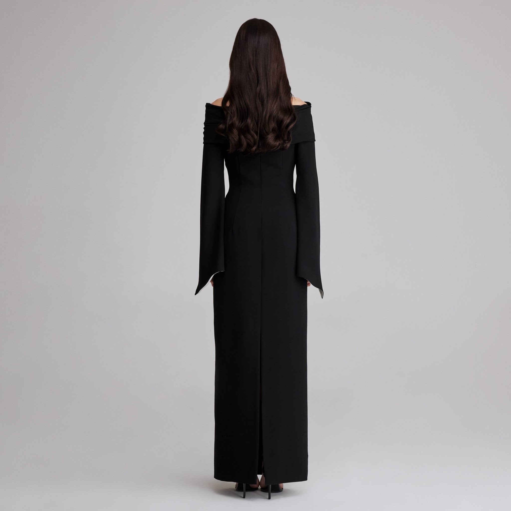メゾンセロン　off shoulder drape dress Black Draped Off-Shoulder Crepe Maxi Dress – shopaleena